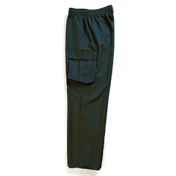 (NEW) Lightweight Elastic Waist Cargo Pants in Forest Green (34) - Picture 4 of 5